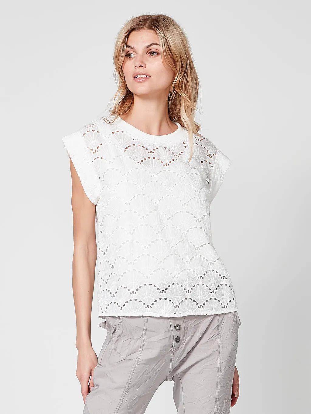 7964-50 Titica Top in White