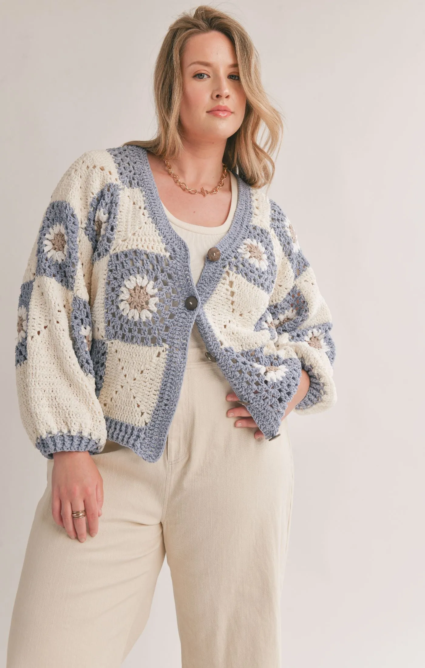 Curvy Myriam Daisy Crochet Cardigan