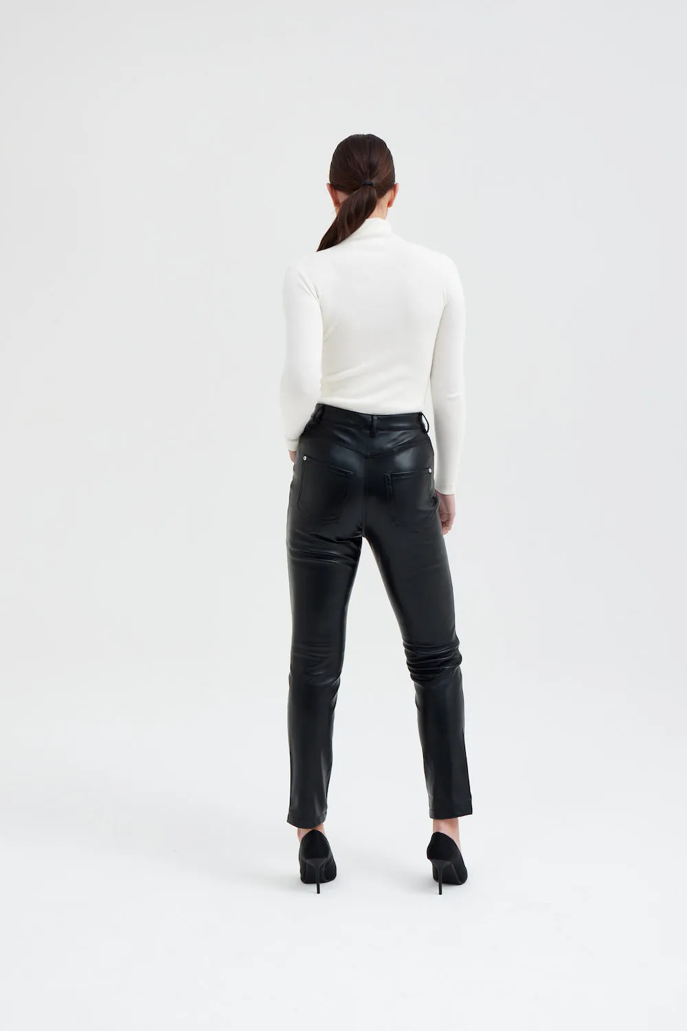 Leather Mom Trousers - Black