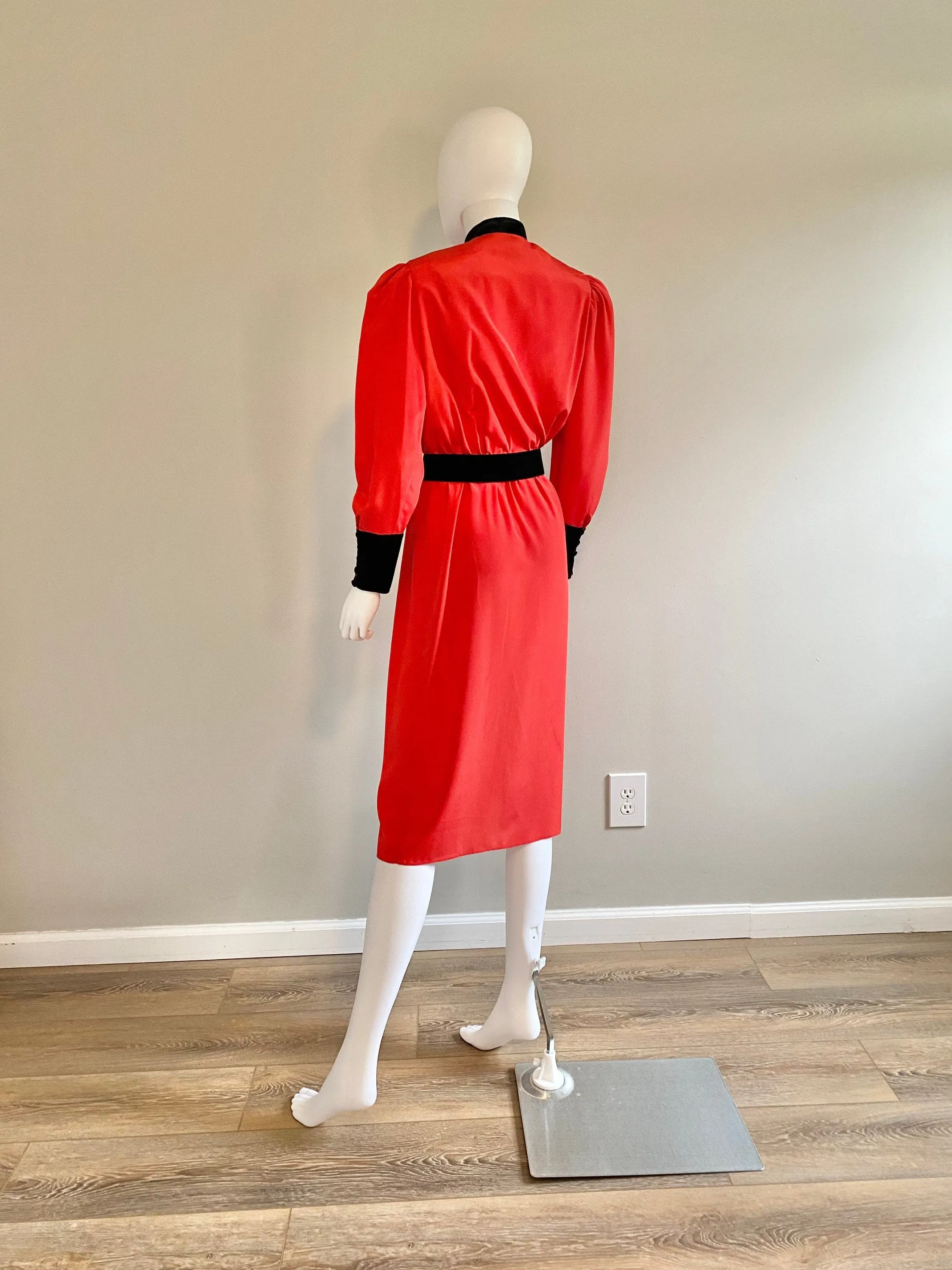 Vintage 1980s Red and Black Holiday Dress / 80s puff sleeve party dress / 1980s does 1940s dress / Size small